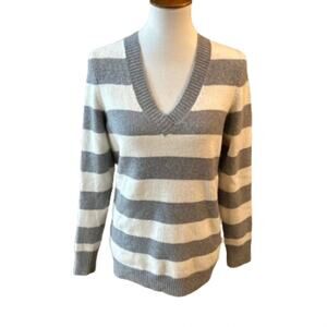 Gap Wool Grey White‎ Striped V-Neck Long Sleeve Sweater Winter Fall Size Large